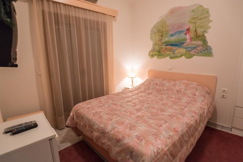Hotel Artemis Karpenísion Habitación foto
